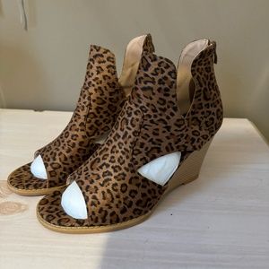 Womens Cheetah Print Wedges Size 10